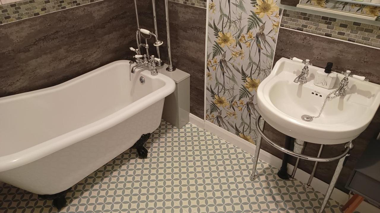 Bowtree House Bed And Breakfast Грентем Екстер'єр фото